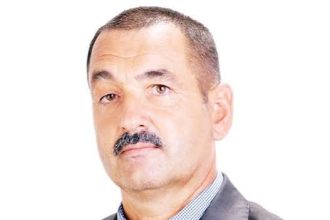 ADRIAN RUJA PRIMARUL DIN LALOSU ACUZAT CA A FURAT UN OBIECT APARTENENT UNUI CETATEAN L AM PRELUAT PENTRU CA ASHA AM DORIT