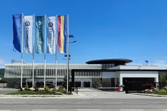 CARMISTIN GIGANTUL CU MII DE ANGAJATI CARE CONDUCE VALCEA DAR ESTE INGHESUIT DE AUTORITATI