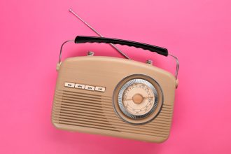 Ce beneficii aduce radioul online in comparatie cu cel analogic