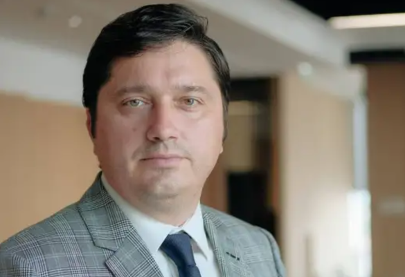 n aten tia Parchetului General Directorul Sorin Elisei din Ministerul Energiei colaboreaza cu MAFIA de la Valcea care intentioneaza sa preia furnizarea agentului termic la ramnicu Valcea