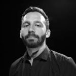 scandal la teatrul anton pann din ramnicu valcea scena culturala a devenit o tribuna politica anti calin georgescu sute de suveranisti ar astepta deja cu interes premiera acestei piese