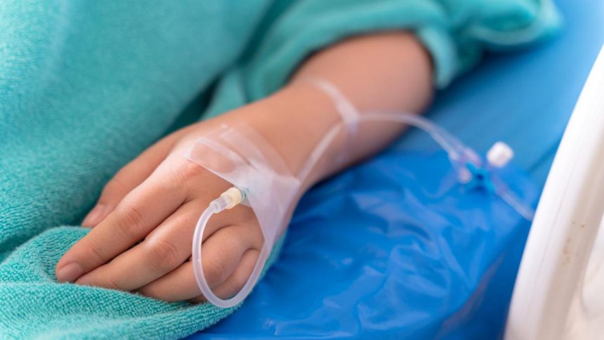 tragedie dupa o interventie estetica o femeie din valcea in moarte cerebrala familia i organizeaza inmormantarea