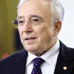 Mugur Isarescu fiul Dragasaniului care a devenit cel mai longeviv guvernator de banca centrala din lume La multi ani cu ocazia implinirii a 77 de ani