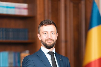 Antonio Popescu AUR Valcea Demnitarii trebuie sa fie total transparente Nu mai putem accepta aveti ascunse pe numele familiei sau partenerilor