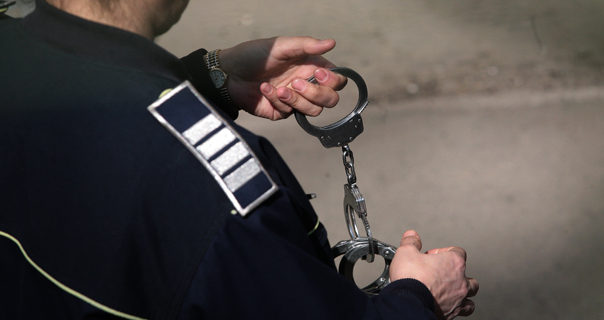 Cruce fara limite la Horezu Un barbat si a omorat cainele aruncandu l de la etajul patru al blocului