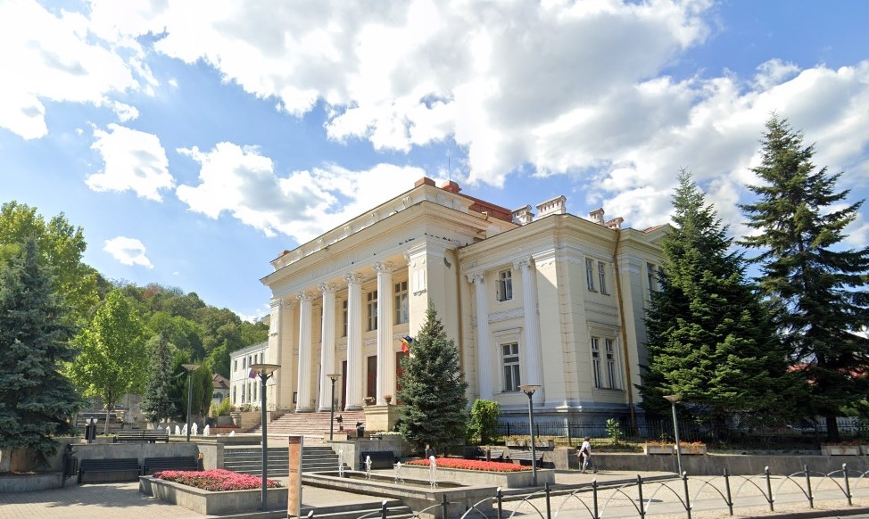 HOTARARE SOCANTA la Tribunalul Valcea Judecatoarea Mioara Dumitrascu pusa sub semnul intrebarii in cazul familiei din Bujoreni cu doi copii mici careia i s a oprit apa