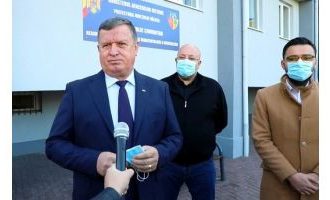 INVESTIGATIE Asfalt si utilitati pe camp strazi cu case lasate in noroi Cine a stabilit prioritatile Primariei Ramnicu Valcea