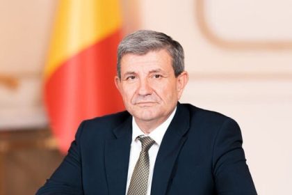 deputatul AUR Nicolae Mindrescu solicita explicatii Guvernului in urma cresterii dramatice a preturilor la energie Romania vinde energia electrica ieftin ziua si o cumpara inapoi de zece ori mai scump seara