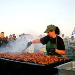 record mondial pe litoral la provincia a intrat in guinness world records dupa ce a pregatit si servit cea mai mare portie de aripioare de pui din lume in cadrul unui eveniment