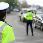 spaga lasata in masina politiei patru agenti de la rutiera descoperiti dupa o eroare incredibila un coleg a gasit banii si a alertat superiorii
