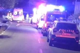 ACCIDENT GRAV LA BUDEȘTI: PATRU TINERI AU AJUNS LA SPITAL