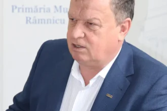 Autobuzul 7, „infern” pentru elevii din Râmnicu Vâlcea. Se cer mai multe curse