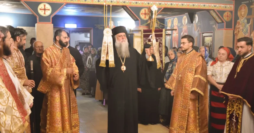 Priveghere arhierească și Liturghie la Mănăstirea „Înălțarea Sfintei Cruci” din Budești